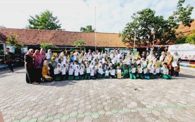 Pengumuman Juara kelas dan Pembagian Rapor ASAS Semester Ganjil di MI Negeri Bekasi Tahun Pelajaran 2024-2025